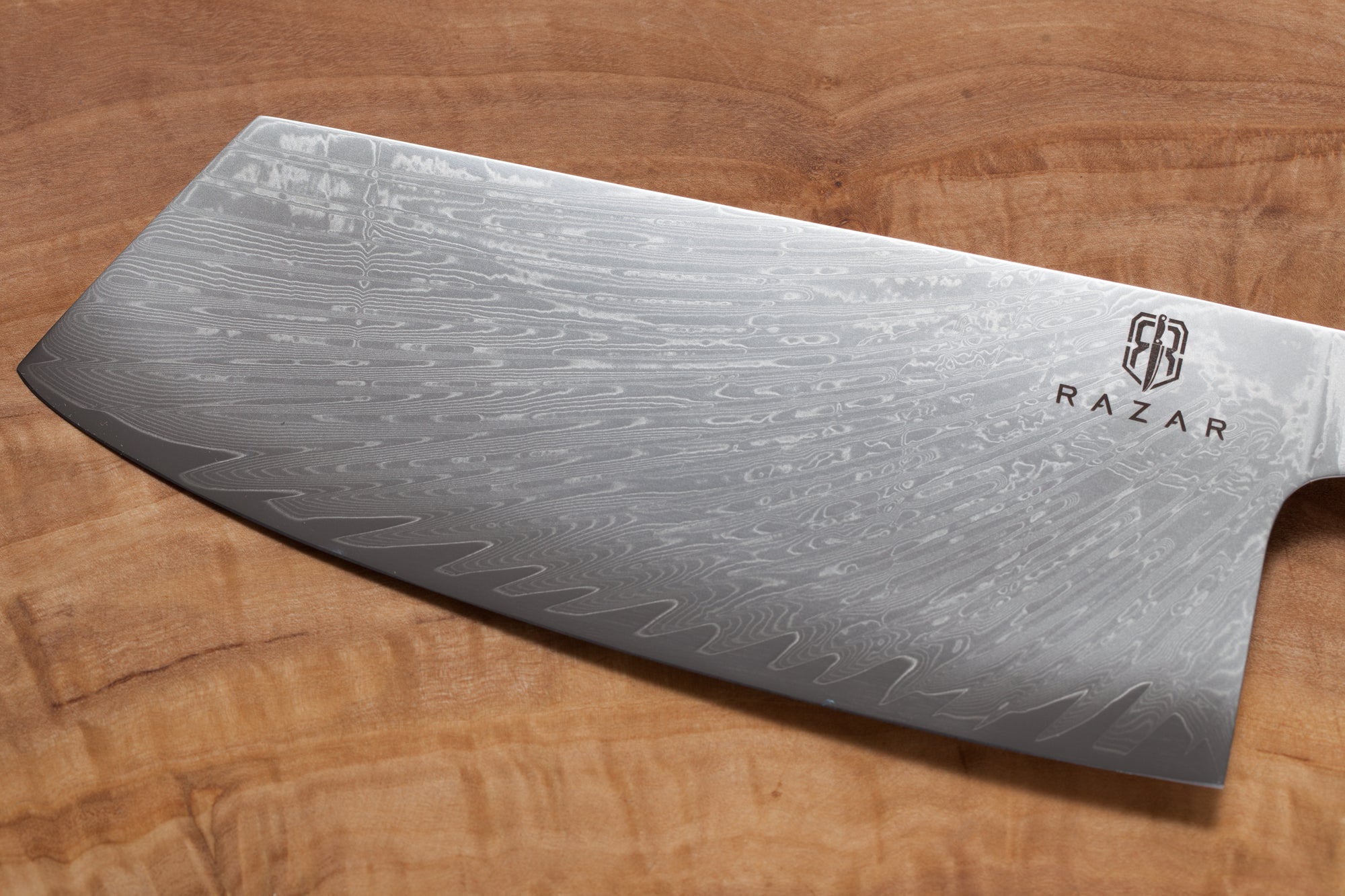 Benefits Of Using a Damascus Kitchen Knife